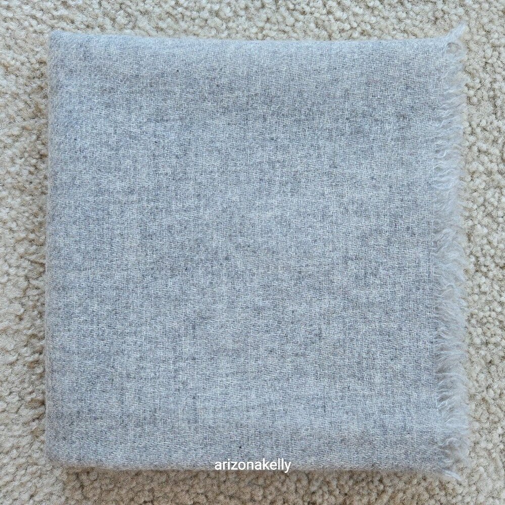 NWOT Everlane Cashmere Squre Scarf Heather Grey